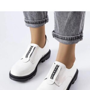 Białe lakierowane półbuty Legget - Solea