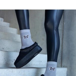 Czarne śniegowce na platformie z niską cholewką i haftowanym wzorem Greene - Solea