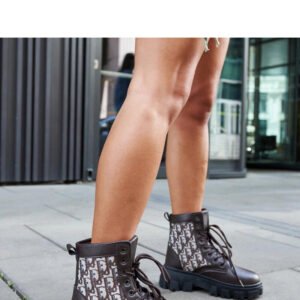 Brązowe botki z ozdobnymi napisami Madelene - Solea