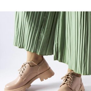 Beżowe półbuty o matowym wykończeniu Charleston - Solea