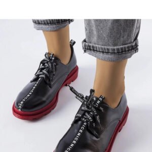 Czarne półbuty z kontrastową podeszwą Hanifan - Solea