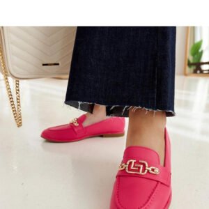 Różowe mokasyny zdobione łańcuszkiem Kuens - Solea