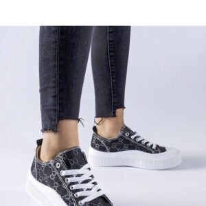 Czarne trampki zdobione monogramem Cavi - Solea