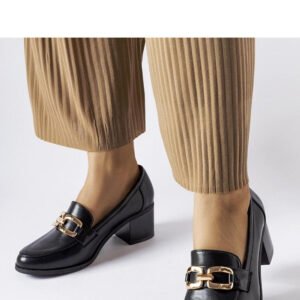 Czarne klasyczne mokasyny z klamerką Artus - Solea