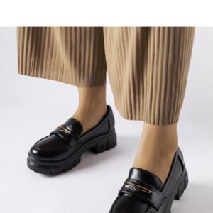 Czarne mokasyny z widocznym bieżnikiem Fuori - Solea