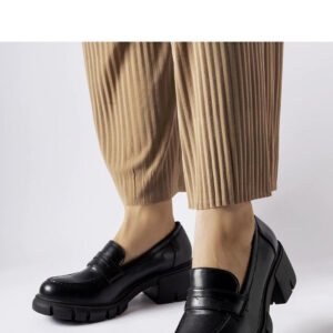 Czarne klasyczne mokasyny na klocku Dina - Solea