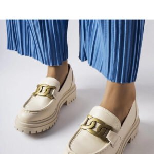 Beżowe mokasyny ozdobione klamerką Schlanders - Solea