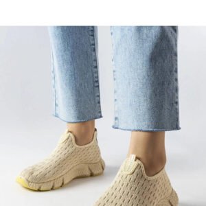 Jasnobeżowe sportowe sneakersy wsuwane  Obenor - Solea