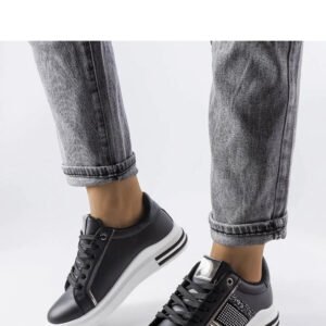 Czarne sneakersy zdobione cyrkoniami Xarles - Solea