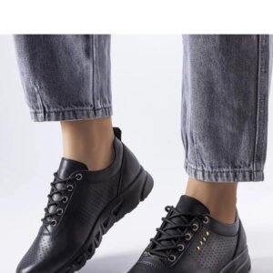 Czarne skórzane półbuty ażurowe Brodeur - Solea