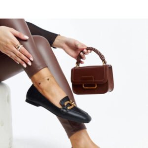 Czarne mokasyny z klamerką Rousseau - Solea